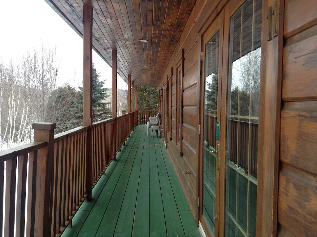 Hôtel Aux Berges du St-Maurice à Saint-Jean-des Piles Extérieur photo