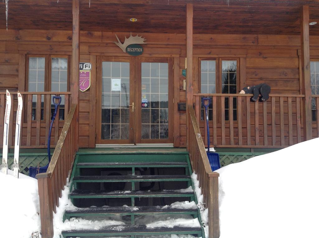 Hôtel Aux Berges du St-Maurice à Saint-Jean-des Piles Extérieur photo